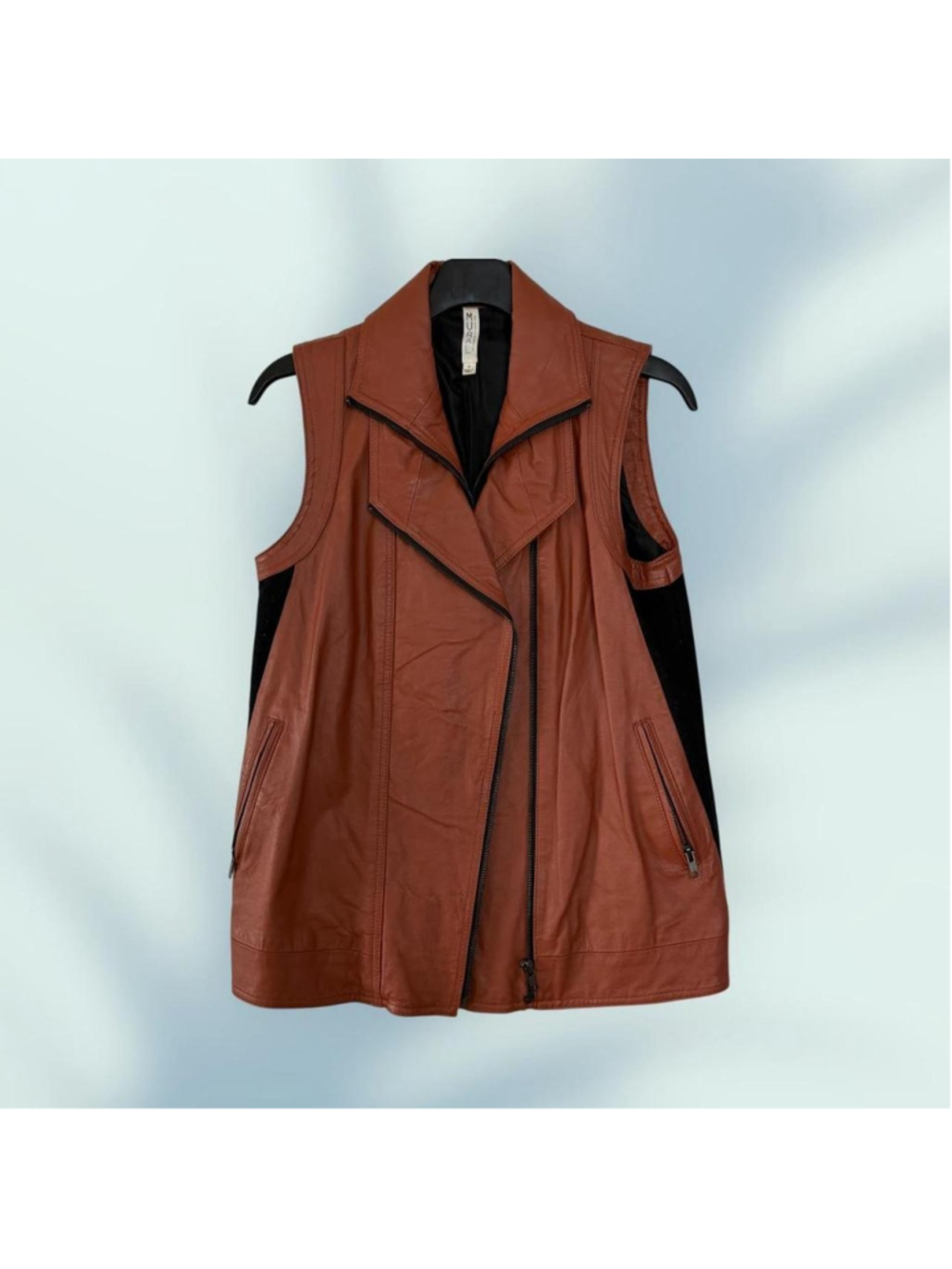 🔥 Mural Leather Moto Vest – Size Small 🔥

Edgy meets effortless